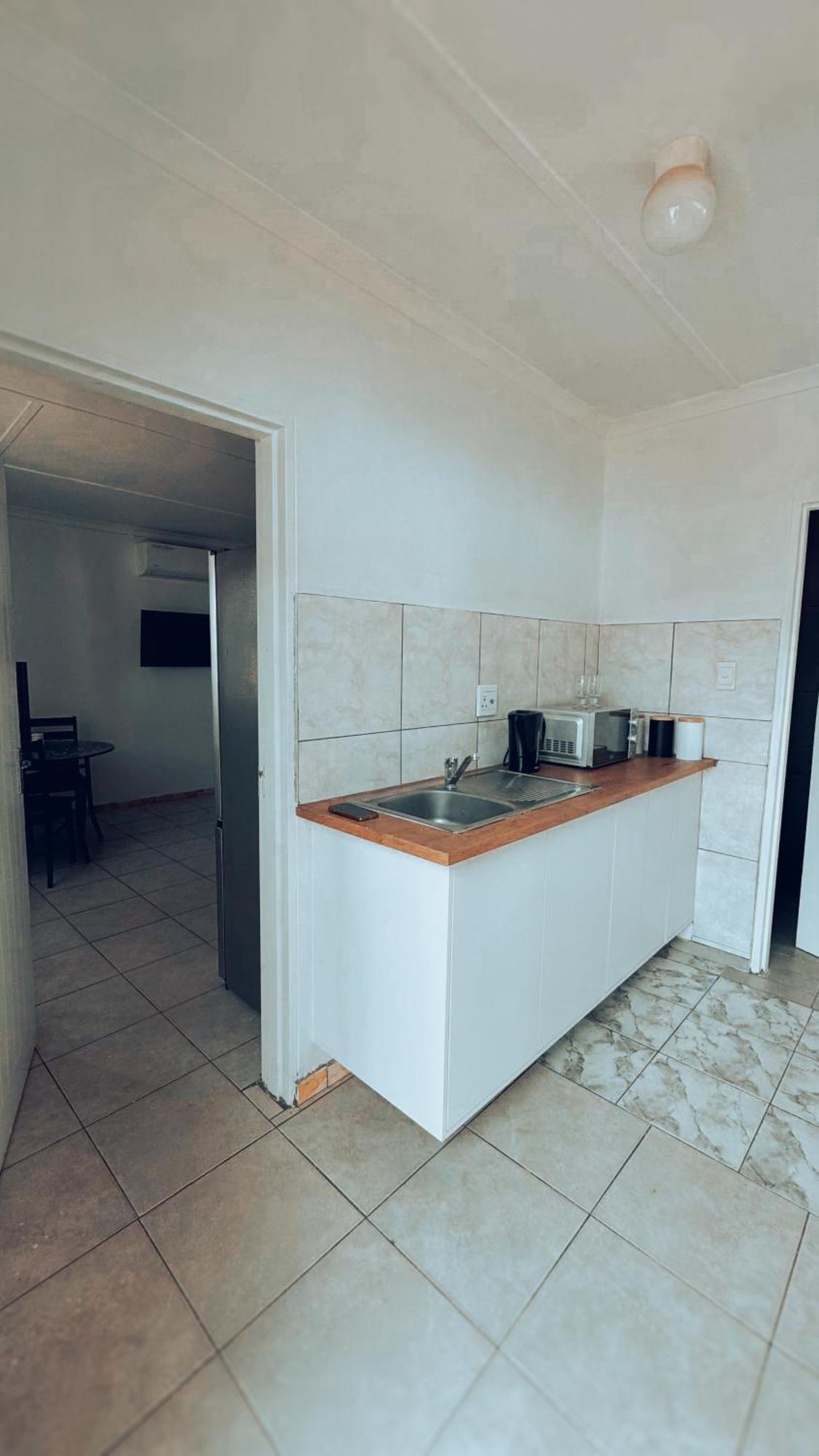 Central Nomad Apartment Windhoek Buitenkant foto