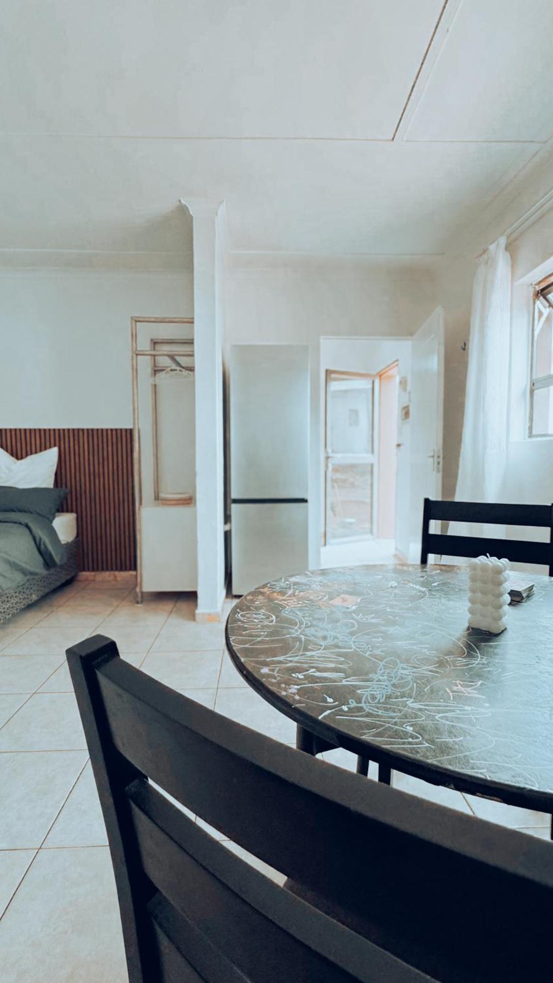 Central Nomad Apartment Windhoek Buitenkant foto